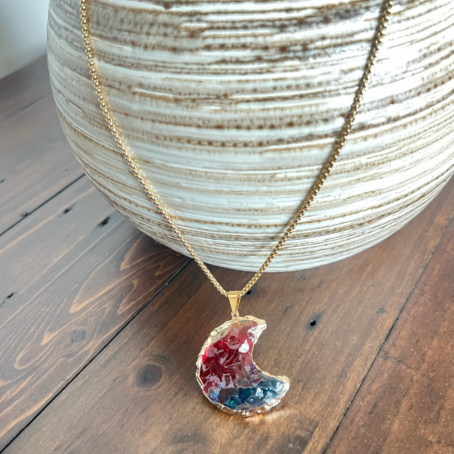 Moon pendant necklace