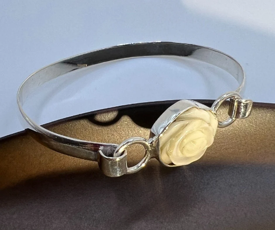 Mother of Pearl Silver Bangle