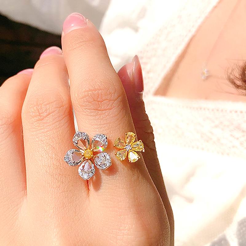 Zirconia Ring with Small and Big Flower