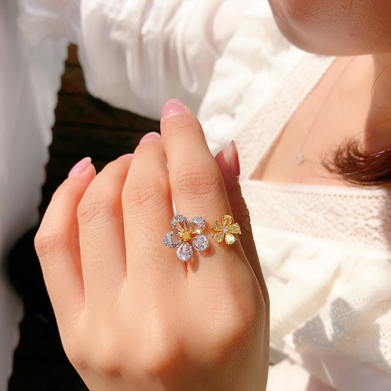 Zirconia Ring with Small and Big Flower